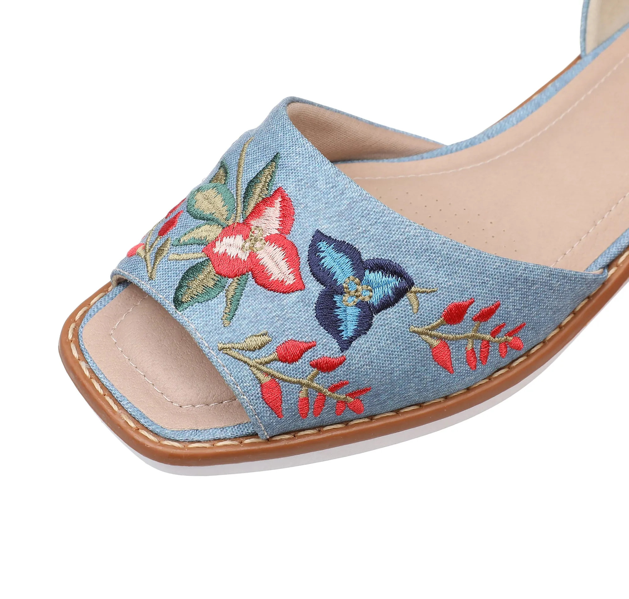 Denim Embroidered Elegance (406.047)